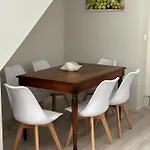 Polyxenis Cozy Maisonette - Holiday home *